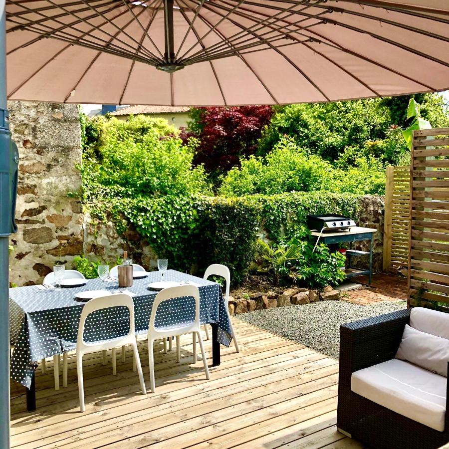 Maison Hirondelles Gîtes Mezieres-sur-Issoire Extérieur photo
