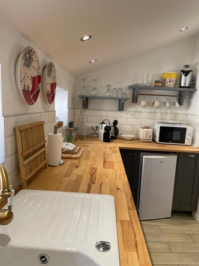 Maison Hirondelles Gîtes Mezieres-sur-Issoire Extérieur photo