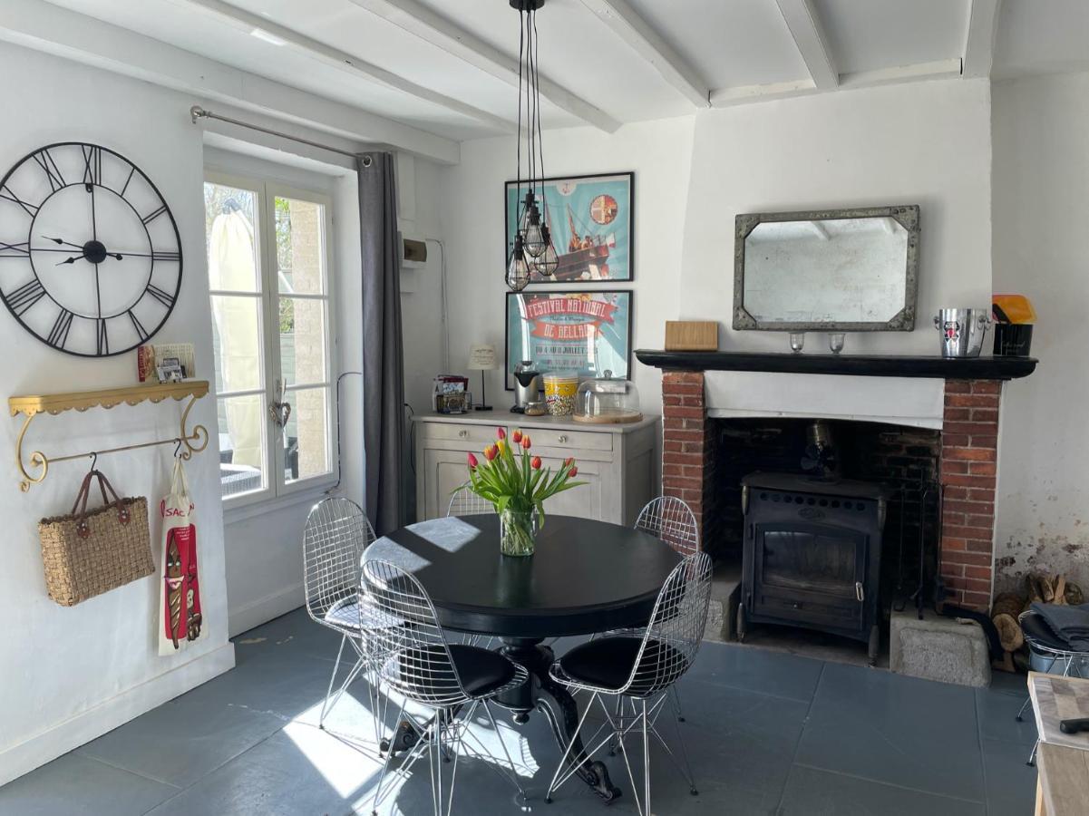 Maison Hirondelles Gîtes Mezieres-sur-Issoire Extérieur photo