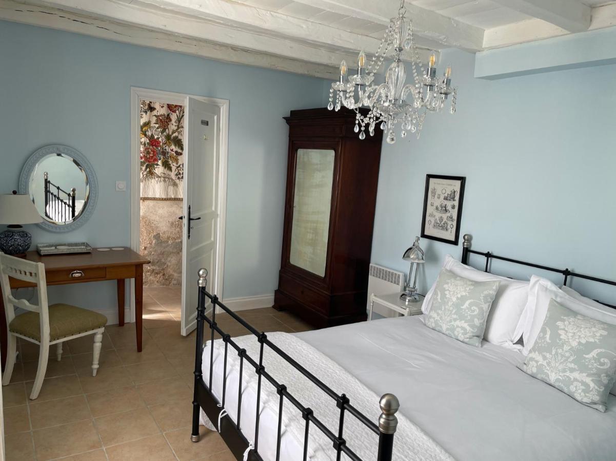 Maison Hirondelles Gîtes Mezieres-sur-Issoire Extérieur photo