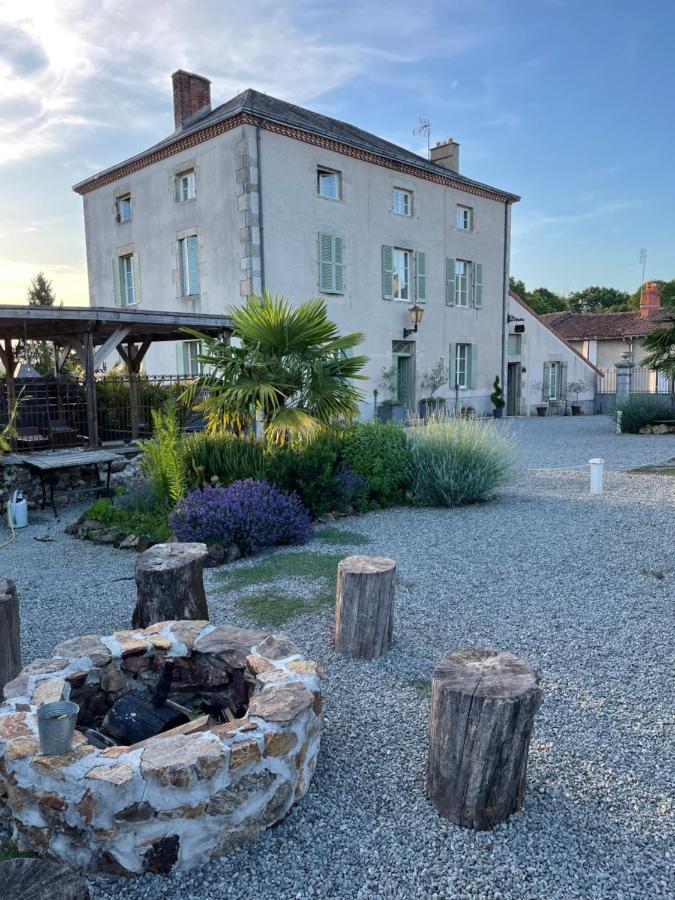 Maison Hirondelles Gîtes Mezieres-sur-Issoire Extérieur photo